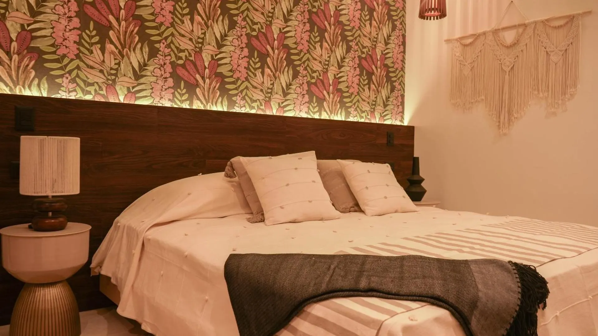 Hotel Macondo 5Ta Av Playa del Carmen