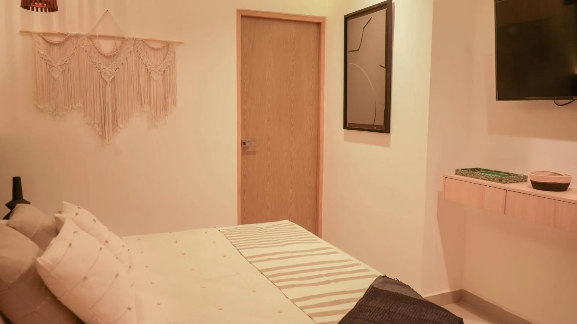 Hotel Macondo 5Ta Av Плая-дель-Кармен 4*,  Мексика